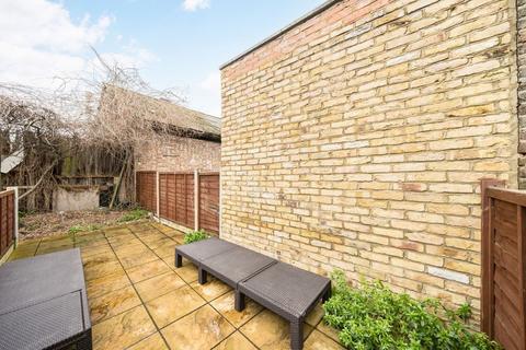 2 bedroom maisonette for sale, Totterdown Street, London SW17