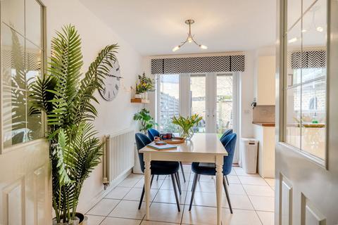 undefined, Crofton Square, Sherfield-on-Loddon. RG27 0SX
