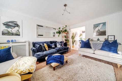 undefined, Crofton Square, Sherfield-on-Loddon. RG27 0SX