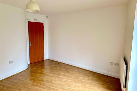 2 bedroom flat to rent, Cross Farm Road, Harborne, Birmingham, B17