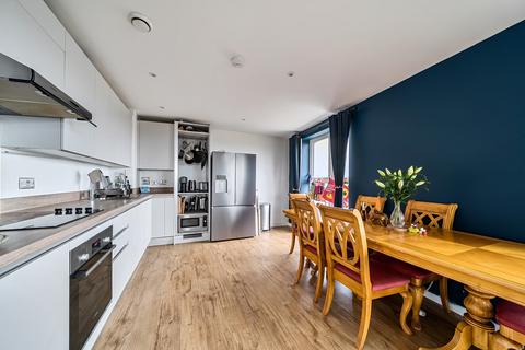 2 bedroom apartment for sale, Palmer Court, 5 Pitcher Lane, Ashford, TW15