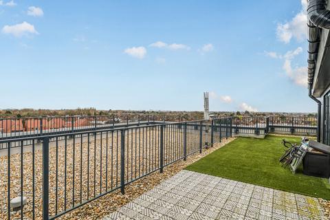 2 bedroom apartment for sale, Palmer Court, 5 Pitcher Lane, Ashford, TW15