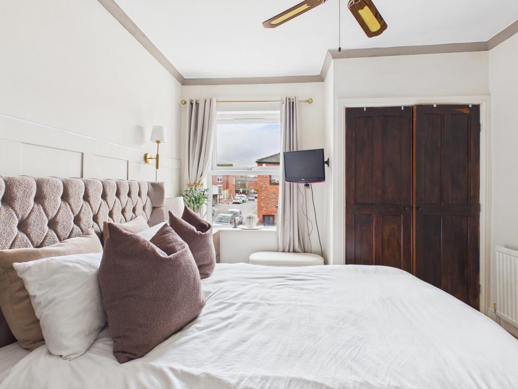 Cam03729 g0 pr0263 still014