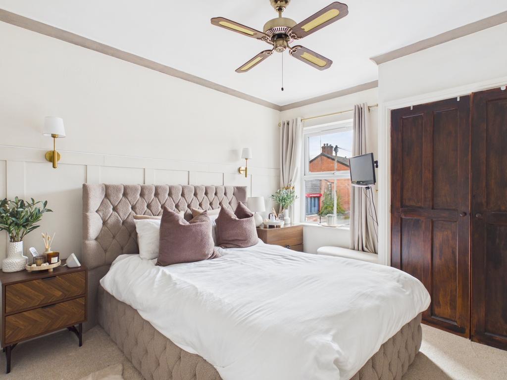 Cam03729 g0 pr0263 still012