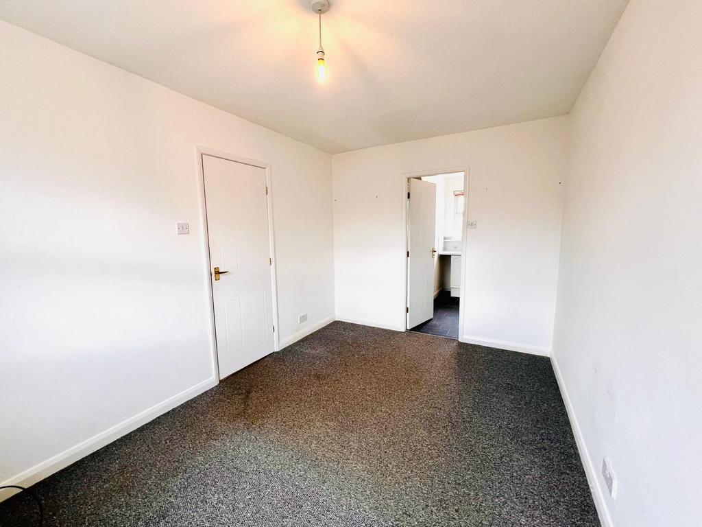 BEDROOM 1.jpeg