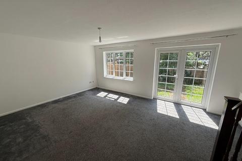 3 bedroom terraced house to rent, Bletchley