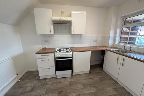 3 bedroom terraced house to rent, Bletchley