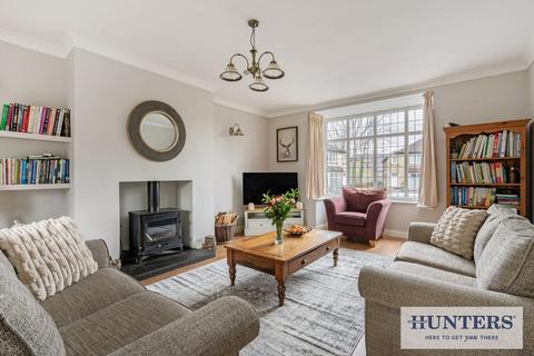 undefined, Apperley Gardens, Apperley Bridge