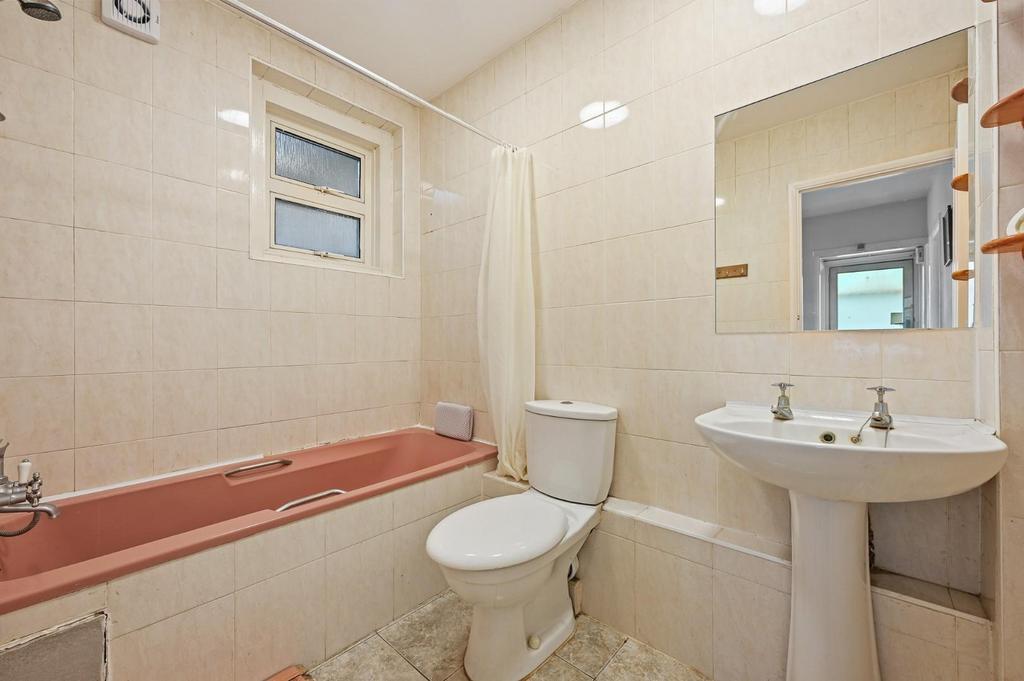 REA - 96 Noel Road - Bathroom3 (1).jpg