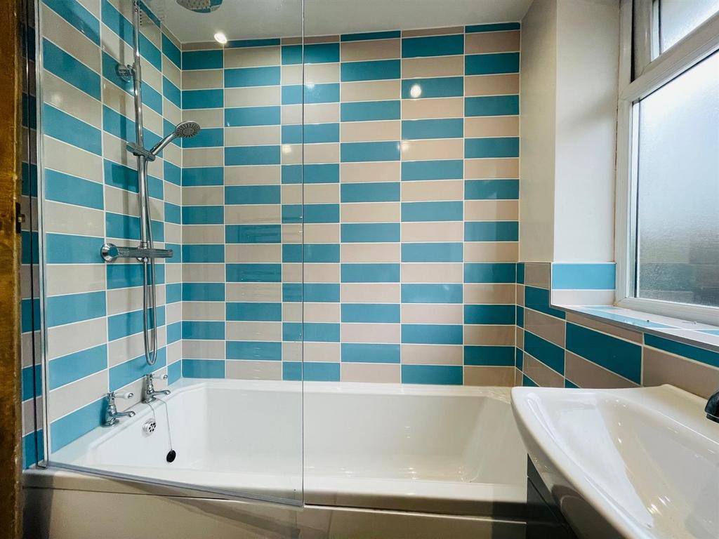 Re-fitted Bathroom/WC