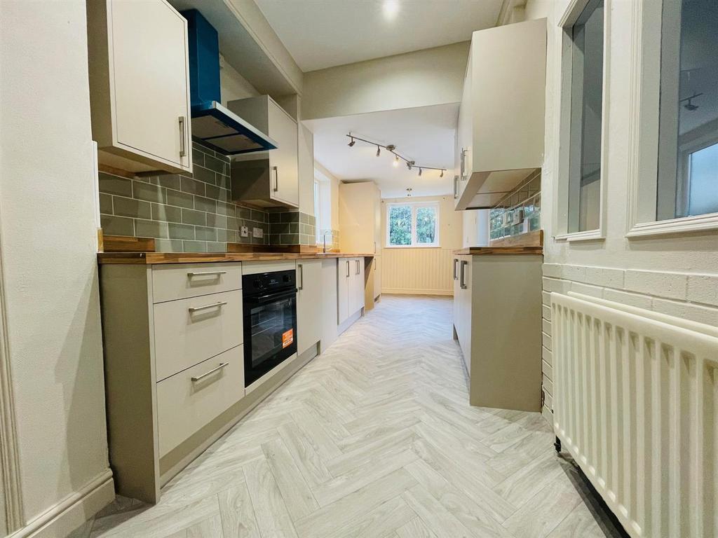 Re-Fitted Kitchen/Diner