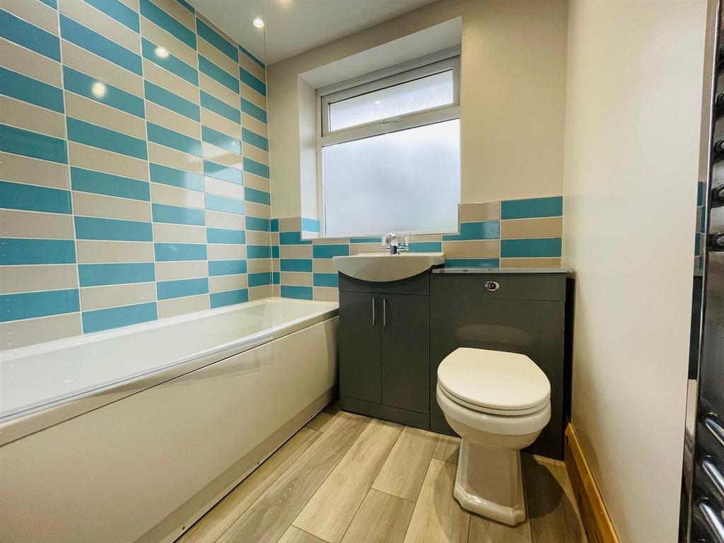 Re-fitted Bathroom/WC