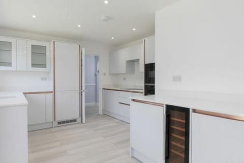 undefined, 8 Kinnibrugh Drive, Dormansland, Lingfield, Surrey, RH7 6QF