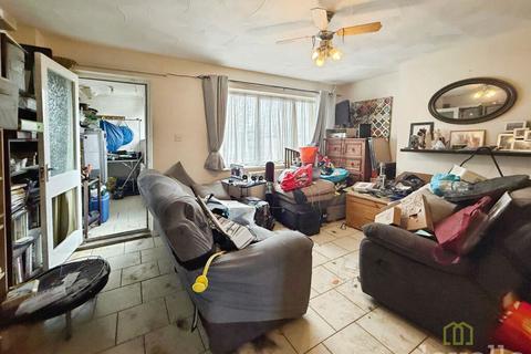 2 bedroom end of terrace house for sale, Grasby Close, Gainsborough, Lincolnshire, DN21 1YY