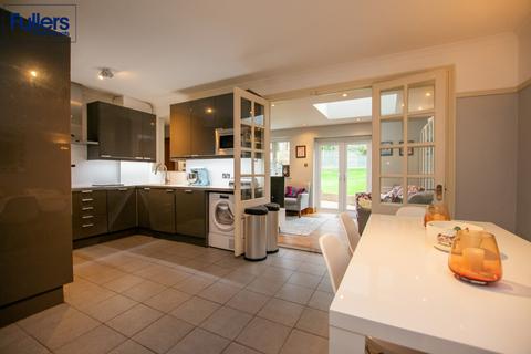 5 bedroom semi-detached house for sale, Slades Gardens, Enfield EN2