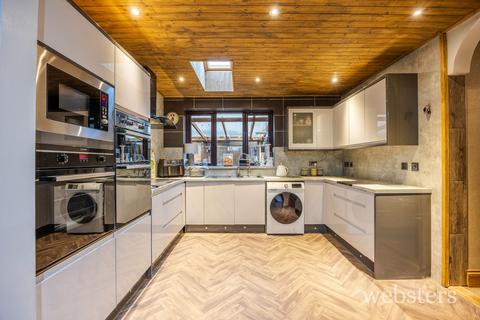3 bedroom detached bungalow for sale, Breydon Road, Norwich NR7