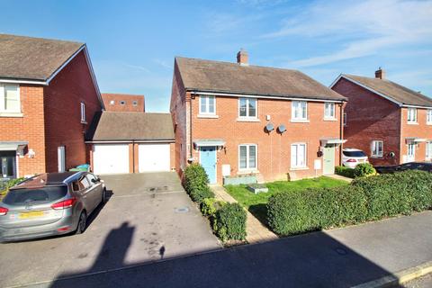 3 bedroom semi-detached house for sale, Merryweather Street, Aylesbury