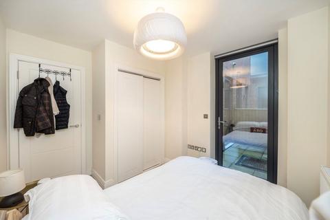 2 bedroom flat for sale, Worple Road, London SW19