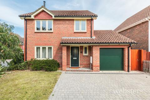 3 bedroom detached house for sale, Badgers Brook Road, Norwich NR8