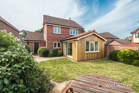 3 bedroom detached house for sale, Badgers Brook Road, Norwich NR8