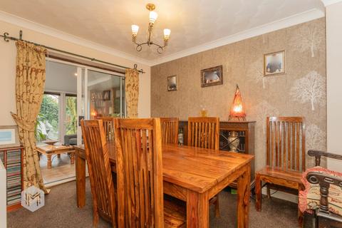 undefined, Farleigh Close, Westhoughton, Bolton, Greater Manchester, BL5 3ES