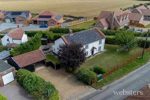 4 bedroom detached house for sale, Middle Road, Norwich NR13