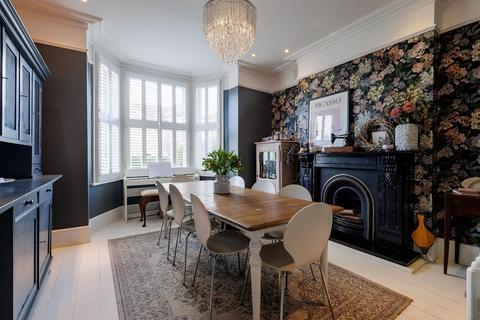 undefined, Epsom Road, Guildford