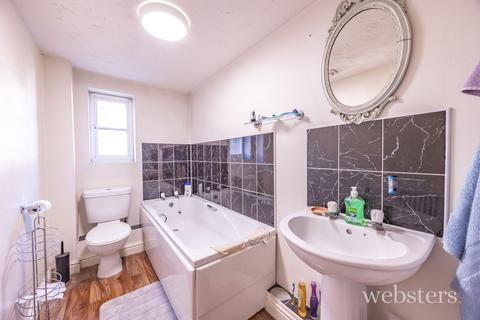 2 bedroom flat for sale, Caddow Road, Norwich NR5