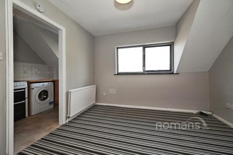 1 bedroom house to rent, Windsor Court, Rectory Close, Bracknell, RG12