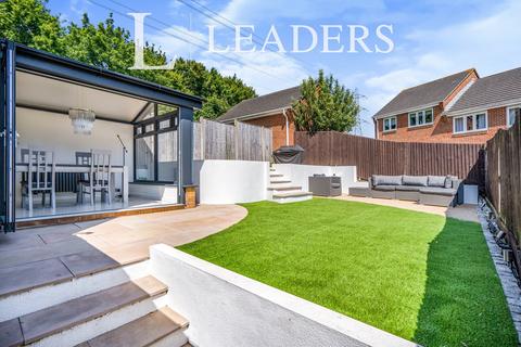 3 bedroom semi-detached house to rent, Caer Peris View, PO16