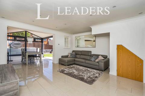3 bedroom semi-detached house to rent, Caer Peris View, PO16