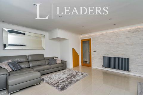3 bedroom semi-detached house to rent, Caer Peris View, PO16