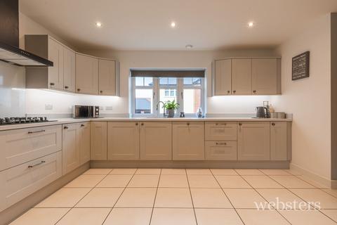 4 bedroom detached house for sale, Sidney Bunn Way, Norwich NR8