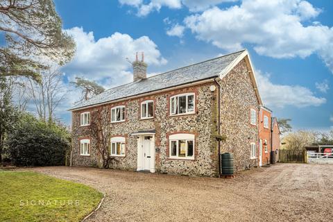 5 bedroom detached house for sale, Drayton High Road, Norwich NR8