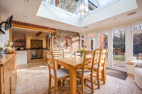 5 bedroom detached house for sale, Drayton High Road, Norwich NR8
