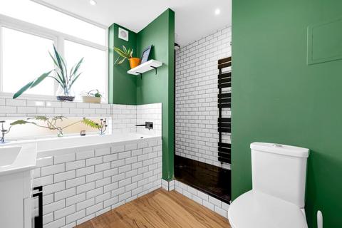 3 bedroom property for sale, Baroness Road, Shoreditch, E2