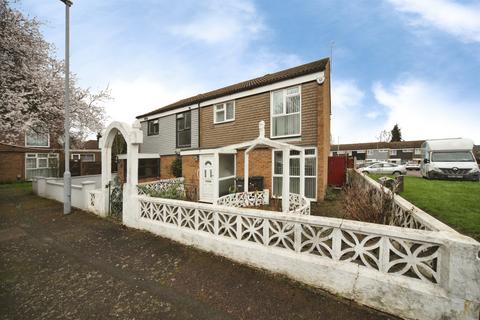 Erin Close, Luton