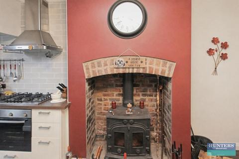 3 bedroom semi-detached house for sale, Sunny Bank Avenue Bradford, BD5 8NA
