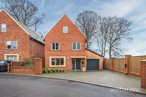 4 bedroom detached house for sale, The Lodge Drive, Norwich NR8
