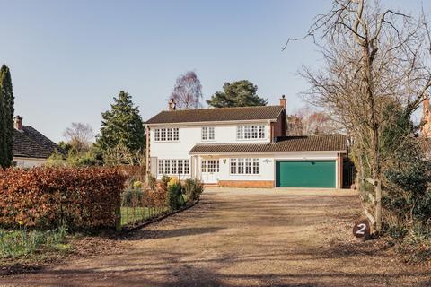 4 bedroom detached house for sale, Spacious Detached Home in Thompson