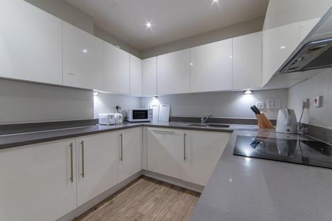 4 bedroom flat share to rent, Portree Street, London E14