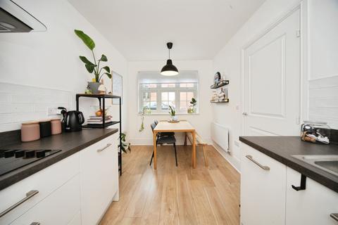 3 bedroom semi-detached house for sale, Armstrong Road, Luton
