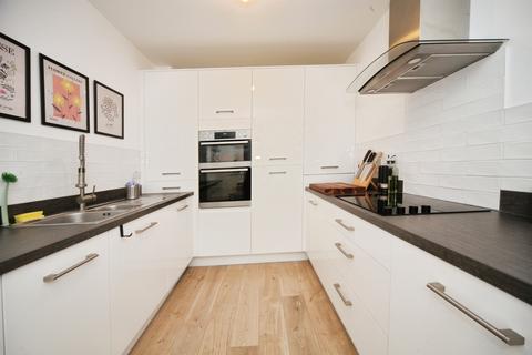 3 bedroom semi-detached house for sale, Armstrong Road, Luton
