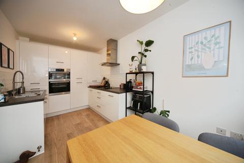 3 bedroom semi-detached house for sale, Armstrong Road, Luton