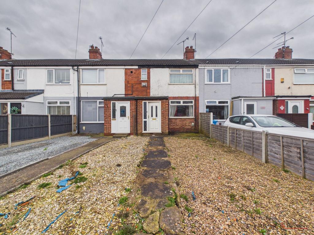 Three bedroom mid-terrace house - For sale by auc