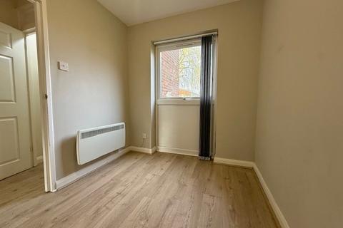 2 bedroom apartment to rent, Clyfton Close, BROXBOURNE