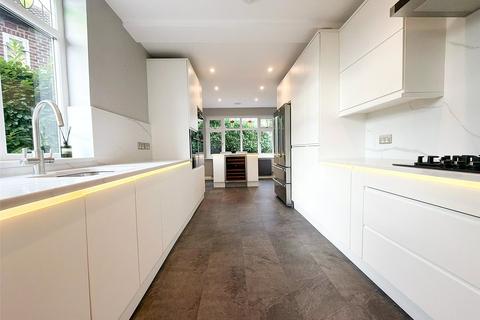 4 bedroom detached house to rent, Peel Moat Road, Stockport, Greater Manchester, SK4