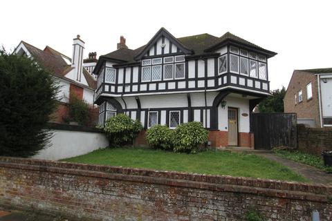 4 bedroom detached house for sale, Ashburnham Gardens, Eastbourne BN21