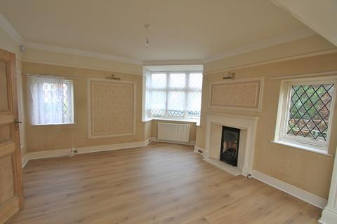 4 bedroom detached house for sale, Ashburnham Gardens, Eastbourne BN21