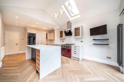 undefined, Castle Road, Isleworth TW7